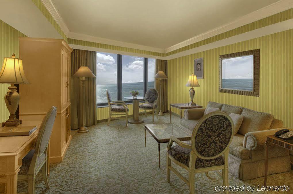 Trump Plaza Hotel & Casino Atlantic City Room photo